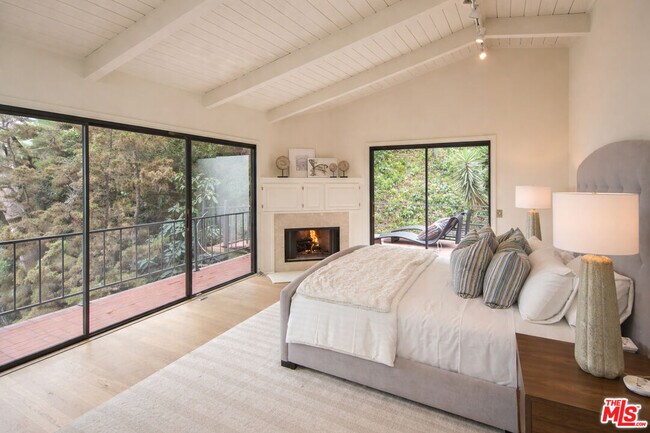 Photo - 9305 Beverlycrest Dr