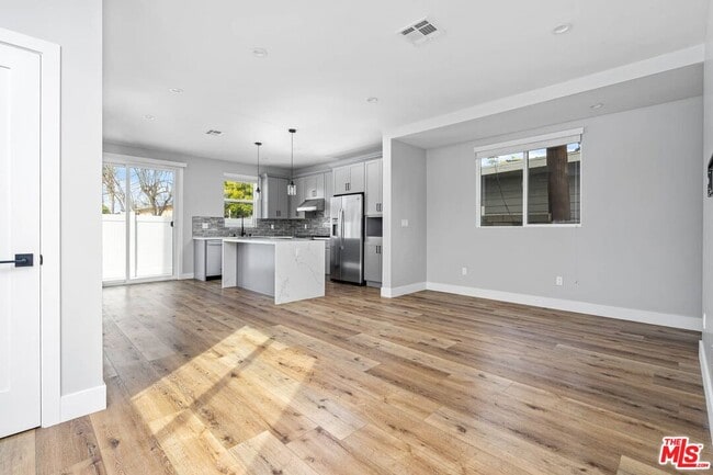 Photo - 3113 Hollydale Dr