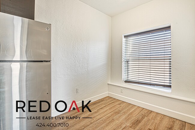 Photo - 1417 N Bronson Ave Unit 211