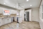 Photo - 418 W 212th St