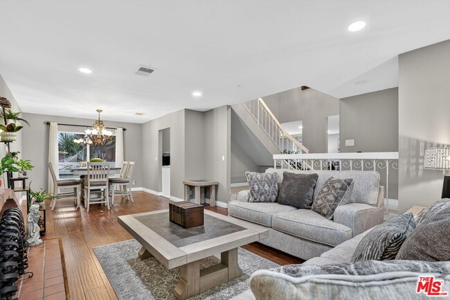 Photo - 2148 Elmdale Ave