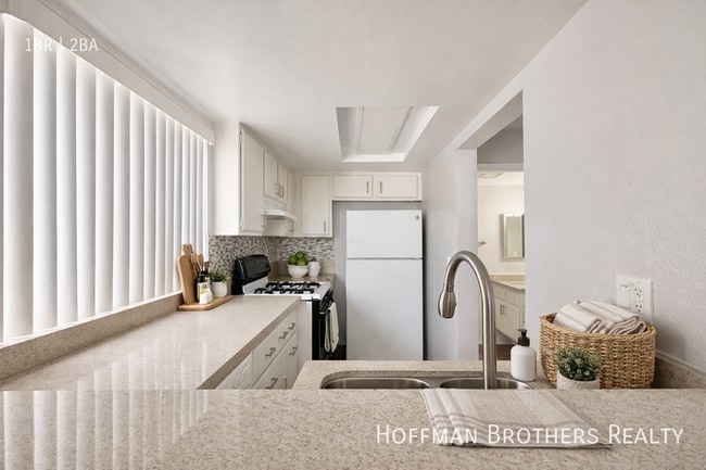 Photo - 3759 S Canfield Ave Unit 302