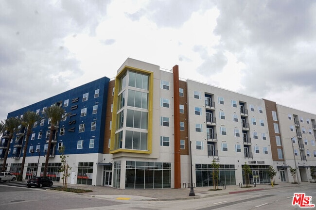 Building Photo - 10568 Gateway Prom Unit 316 Rental