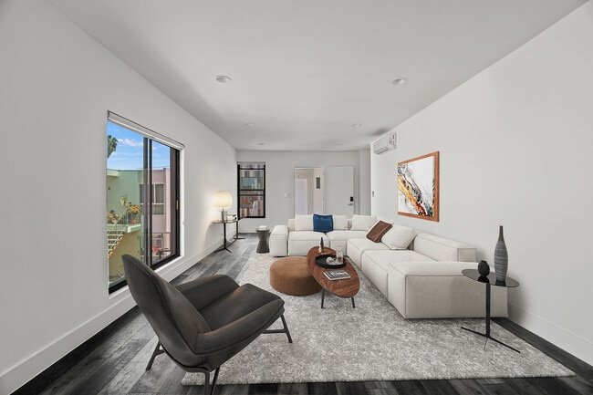 UNIT 4 - available NOW - 2422 Meadowvale Ave