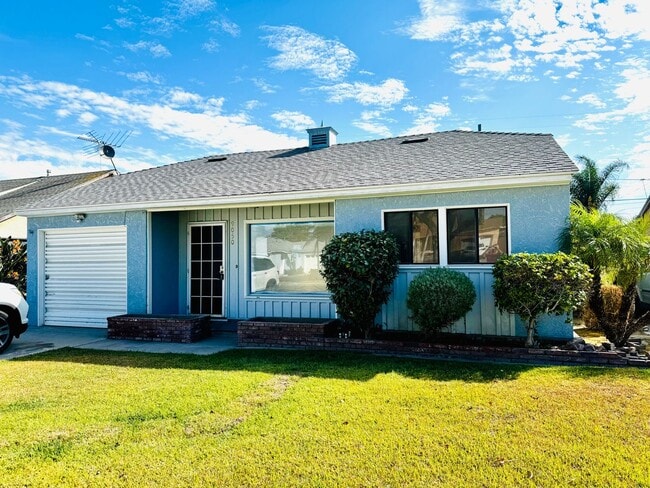 Building Photo - Remodelled 2 Bedroom Home For Rent in Bell...