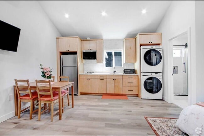 Building Photo - Charming studio in Garden Grove, Available... Rental