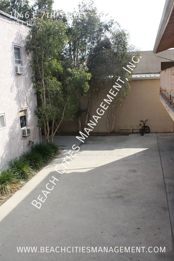 Photo - 1046 E 7th St Unit 4