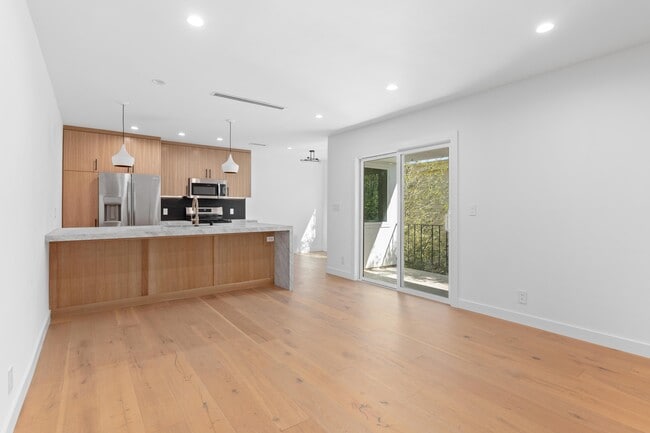 Photo - 1127 16th St Unit E