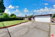 Photo - 5633 Cedarglen Dr House