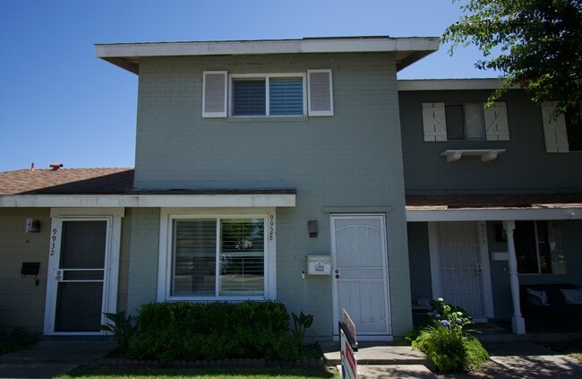 Photo - 9928 Continental Dr Townhome