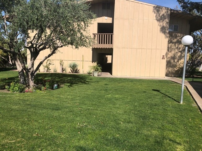 Building Photo - Palm Desert Country Club Villas