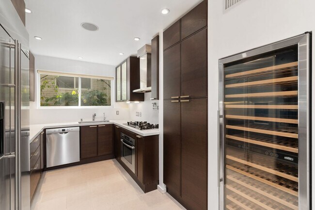 Photo - 10645 Wilshire Blvd Unit 101