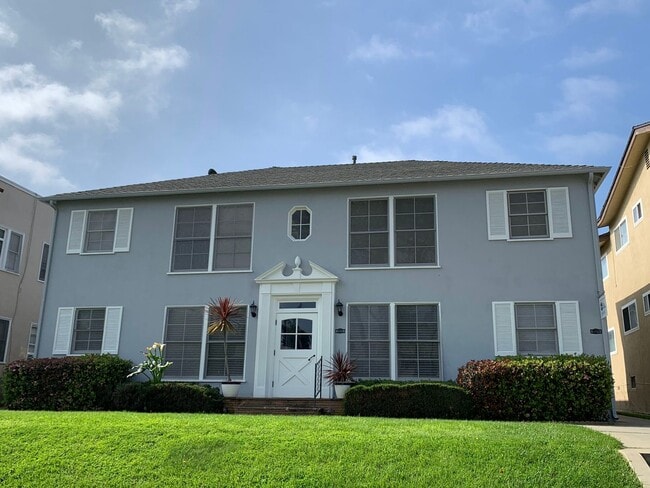 Building Photo - BEAUTIFUL 1 BEDROOM 1 BATH DOWNSTAIRS Unit 09