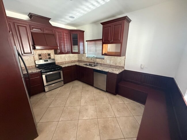 Photo - 2244 Ripple St