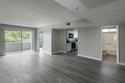 2BR, 2BA - 975SF - Living Room - The Imperial Apartments