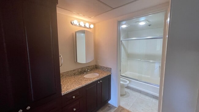 Photo - Strathmore Regency Apartments