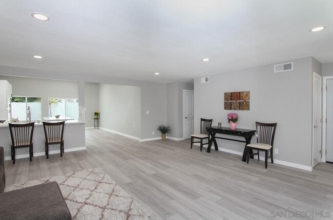 Photo - 8580 Flanders Dr