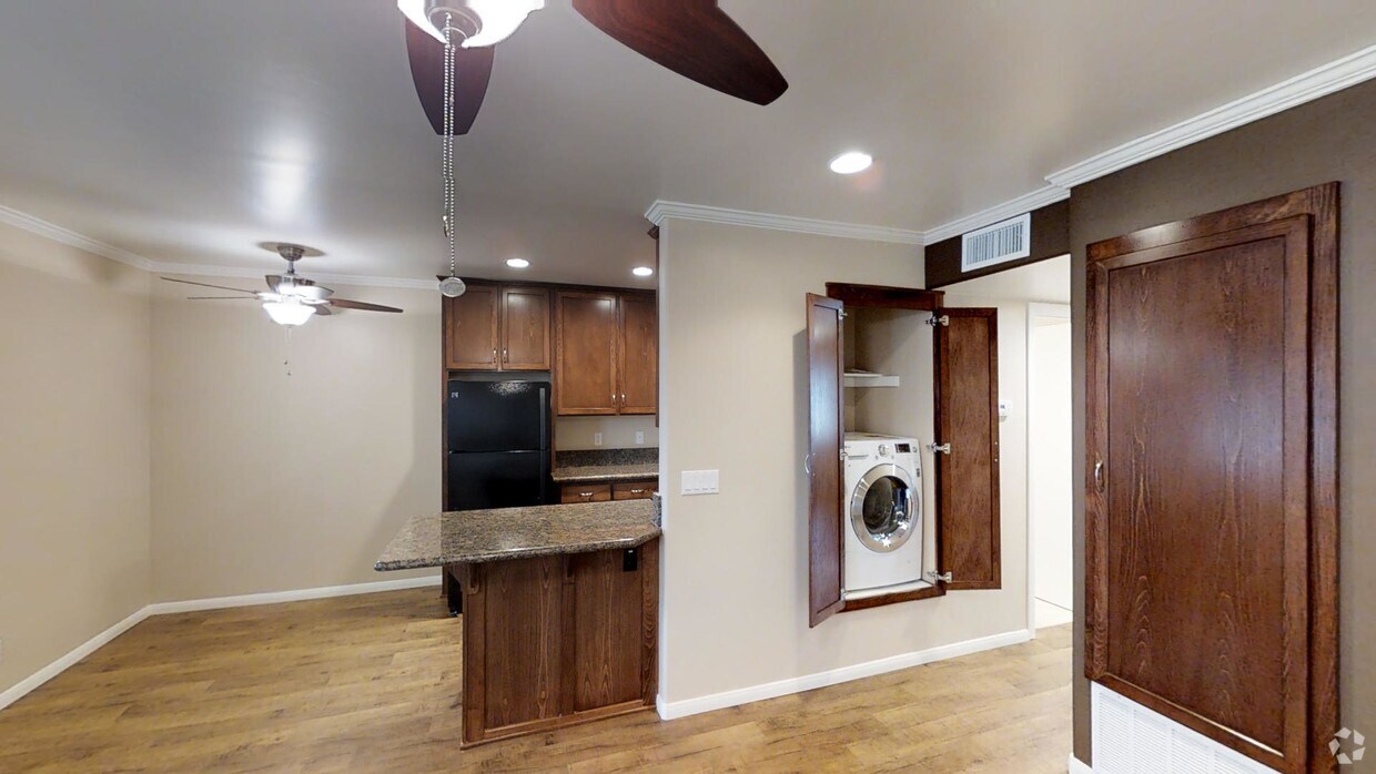 3D Tour - Crandall Apartments