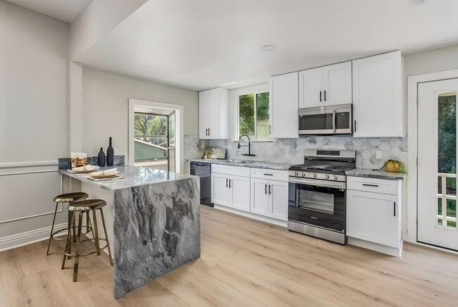 Photo - 4224 Brockton Ave