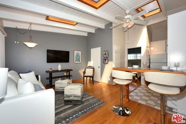 Building Photo - 313 Mildred Ave Unit 26