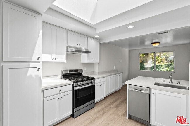 Building Photo - 26851 Oak Branch Cir Rental