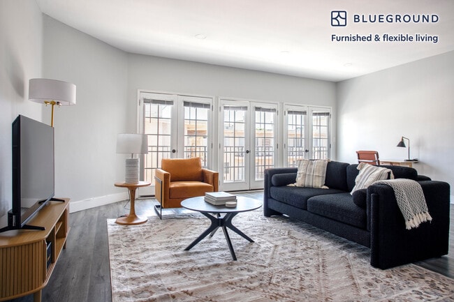 Building Photo - 1620 S Bentley Ave Rental
