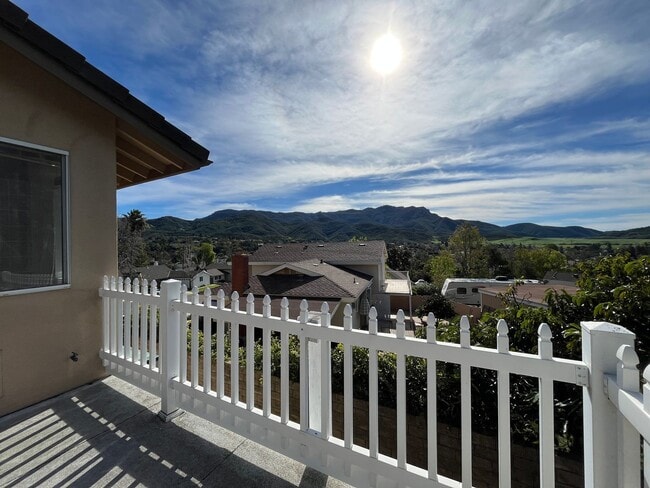 Building Photo - MOUNTAIN VIEWS!! Newbury Park 4+2.5 on cul-de-sac lot!