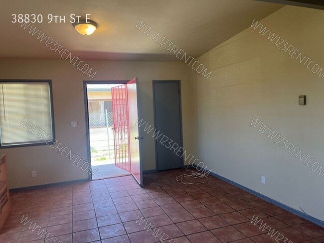 Photo - 38830 9th St E