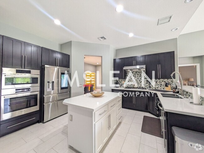 Building Photo - Stylish 3 Bedroom, 3 Bathroom with Pool an... Rental