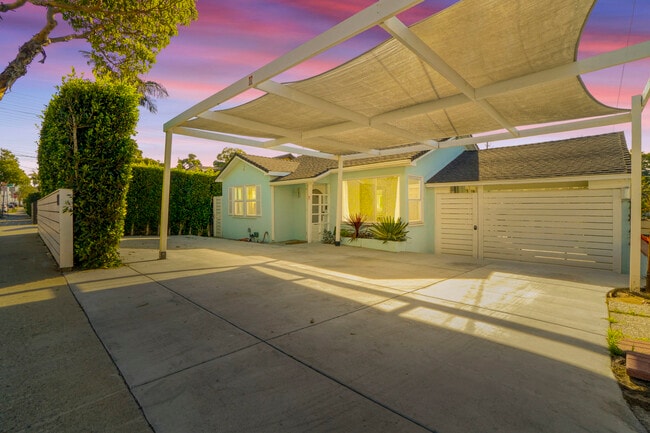 Photo - 1524 E Mariposa Ave