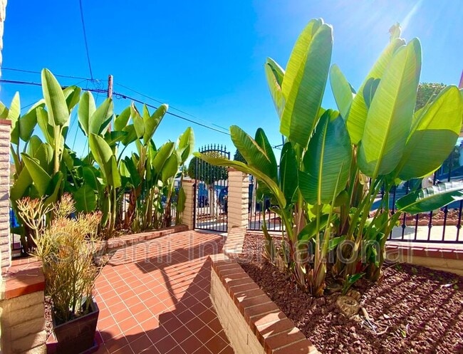 Photo - 674 W 27th St Unit 01