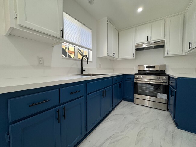 Photo - 1570 N Verdugo Rd Unit B