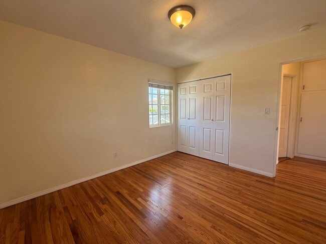 Building Photo - Kensington_Upper level Spacious 1Bed 1Bath reserved parking Unit 4146 1/2