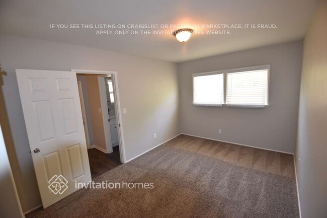 Photo - 3216 Knoll Way