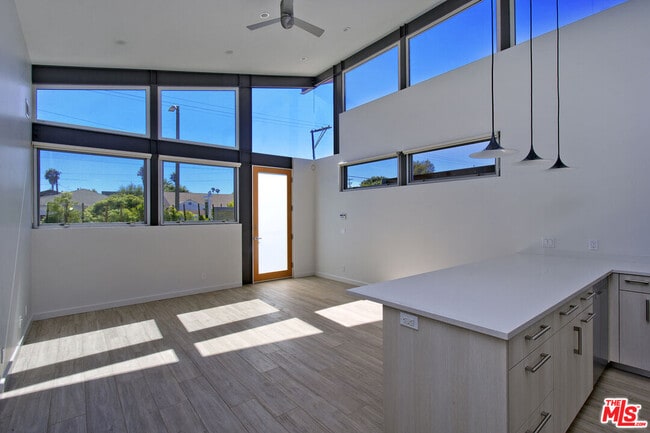 Photo - 806 6th Ave Unit 1