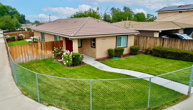 Photo - 7695 Freda Ave