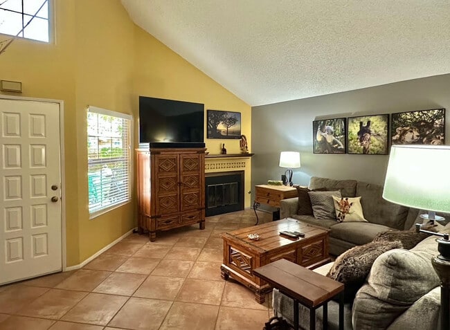 Photo - 42275 Omar Pl