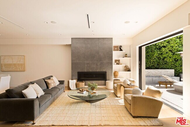 Photo - 425 N Alfred St