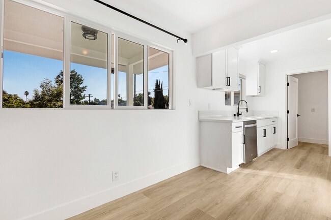 Photo - 205 Plymouth Dr