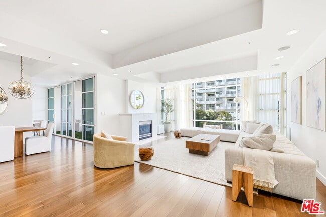 Photo - 10380 Wilshire Blvd Unit 302