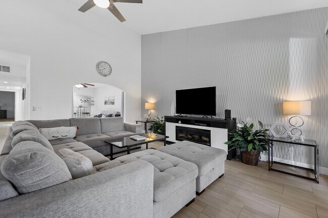 Photo - 5 Majorca Dr