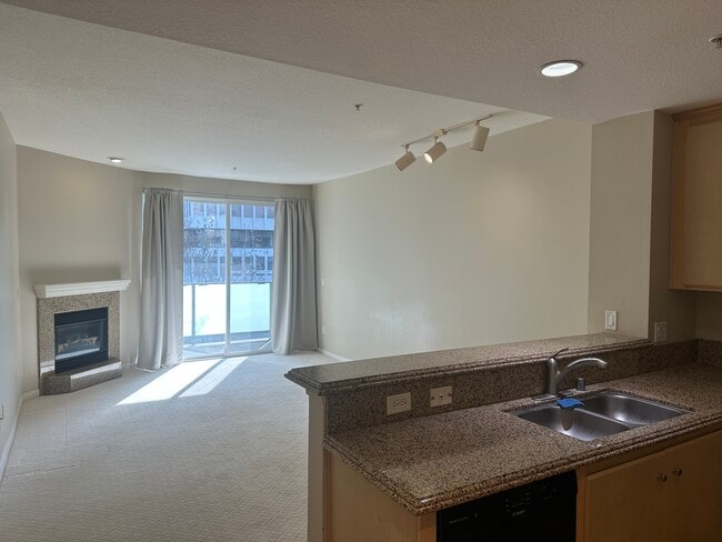 Photo - 160 S Hudson Ave Condo Unit 215