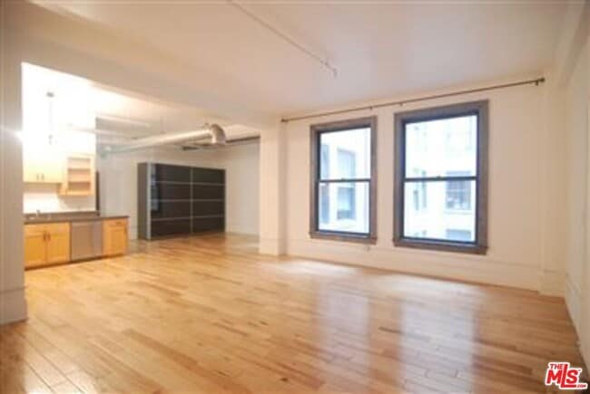 Photo - 108 W 2nd St Unit 404