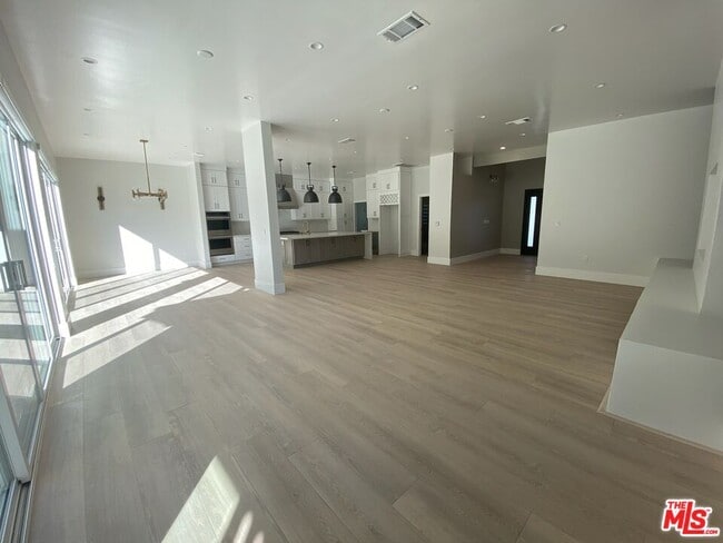 Photo - 5015 Redwillow Ln