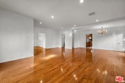 Photo - 922 S Bundy Dr