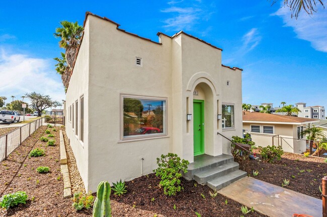 Building Photo - 915 Civic Center Dr