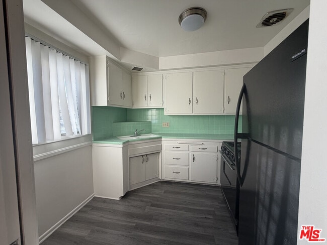 Photo - 742 S Plymouth Blvd Unit 3