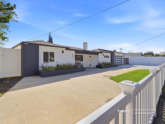 Photo - 8446 Penfield Ave