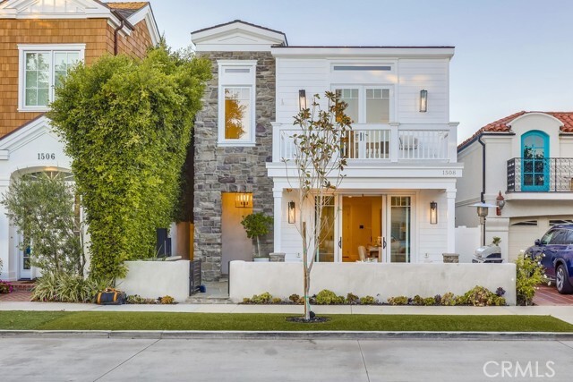 Photo - 1508 E Balboa Blvd House