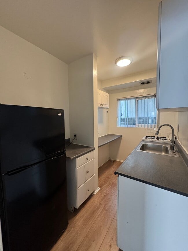 Photo - 3730 Clarington Ave